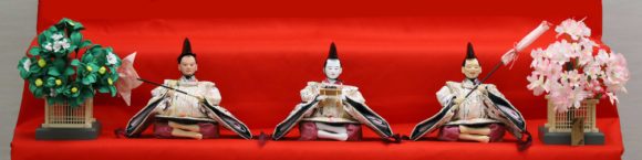 雛人形の七段飾りに飾る雛道具の配置と意味は？ | 人形の東玉